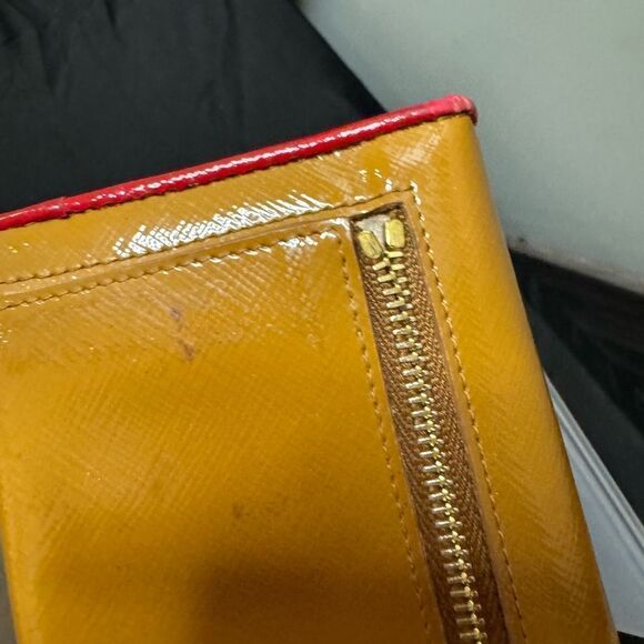 Prada Wallet - Picture 4 of 11